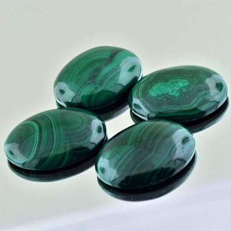 Malachit Lot Cabchon oval 151,06 ct Malachit Lot Cabchon oval 151,06 ct