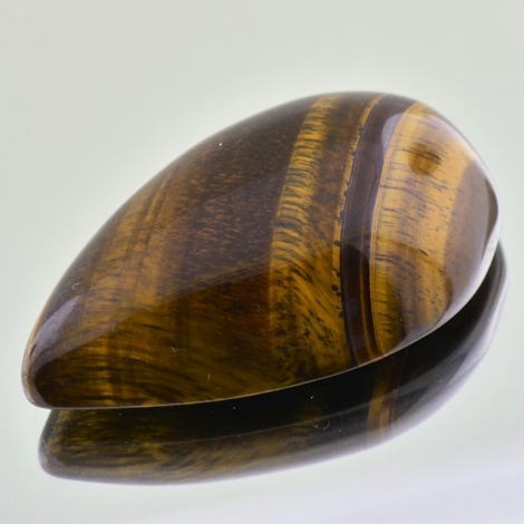 Tigerauge, Tropfen Cabochon (69,60 ct.) aus Namibia Tigerauge, Tropfen Cabochon (69,60 ct.) aus Namibia