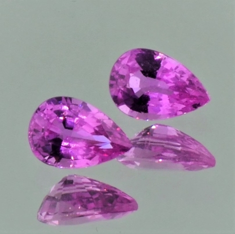 Saphir Duo, Tropfen facettiert (1,20 ct.) aus Sri Lanka Saphir Duo, Tropfen facettiert (1,20 ct.) aus Sri Lanka