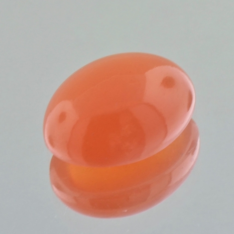 Oranger Mondstein, Oval Cabochon (14,05 ct.) aus Indien Oranger Mondstein, Oval Cabochon (14,05 ct.) aus Indien
