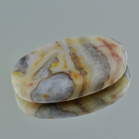 Jaspis, Oval Cabochon (49,95 ct.) aus Madagaskar Jaspis, Oval Cabochon (49,95 ct.) aus Madagaskar