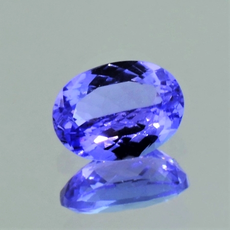 Tansanit, Oval facettiert (1,29 ct.) aus Tansania (Merelani Hills) Tansanit, Oval facettiert (1,29 ct.) aus Tansania (Merelani Hills)