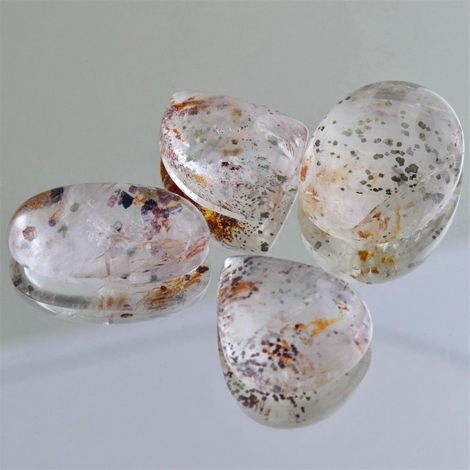 Einschlussquarz Lot, Tropfen, Trillion & Oval Cabochon (123,95 ct.) aus Brasilien Einschlussquarz Lot, Tropfen, Trillion & Oval Cabochon (123,95 ct.) aus Brasilien