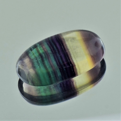 Fluorit, Oval Cabochon (13,50 ct.) aus Brasilien Fluorit, Oval Cabochon (13,50 ct.) aus Brasilien