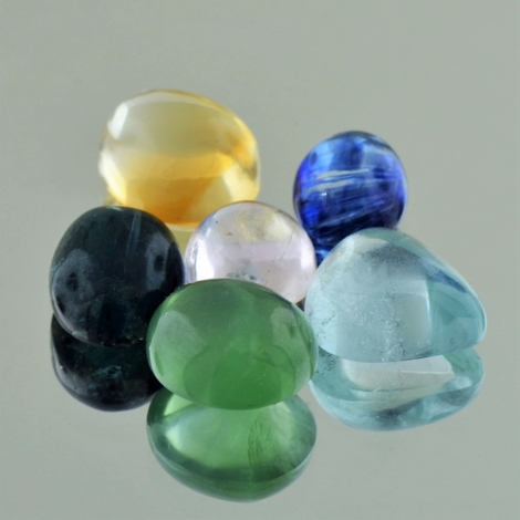 Mixed Lot, Oval, Rund & Tropfen Cabochon (31,33 ct.) aus Südamerika, Afrika, Asien Mixed Lot, Oval, Rund & Tropfen Cabochon (31,33 ct.) aus Südamerika, Afrika, Asien