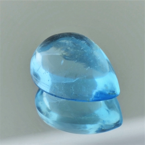 Blautopas, Tropfen Cabochon (20,01 ct.) aus Brasilien Blautopas, Tropfen Cabochon (20,01 ct.) aus Brasilien