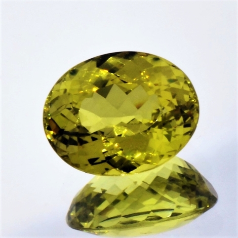 Chrysoberyll, Oval facettiert (5,99 ct.) aus Brasilien Chrysoberyll, Oval facettiert (5,99 ct.) aus Brasilien