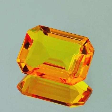 Bernstein, Achteck facettiert (6,19 ct.) aus Litauen Bernstein, Achteck facettiert (6,19 ct.) aus Litauen
