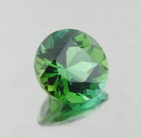 Verdelith, Rund facettiert (0,7 - 0,8 ct.) aus Brasilien Verdelith, Rund facettiert (0,7 - 0,8 ct.) aus Brasilien
