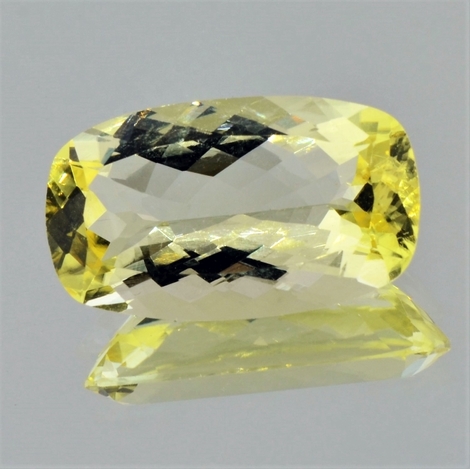 Skapolith, Antikoval facettiert (15,54 ct.) aus Tansania Skapolith, Antikoval facettiert (15,54 ct.) aus Tansania