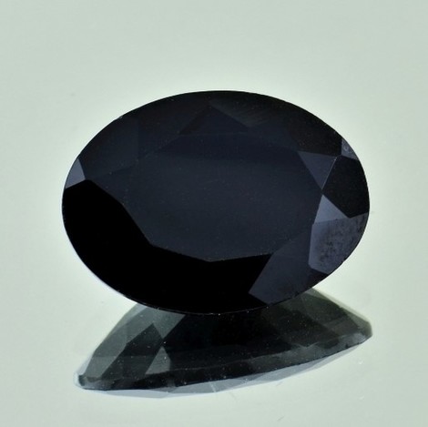 Spinell, Oval facettiert (15,19 ct.) aus Thailand (Kanchanaburi) Spinell, Oval facettiert (15,19 ct.) aus Thailand (Kanchanaburi)