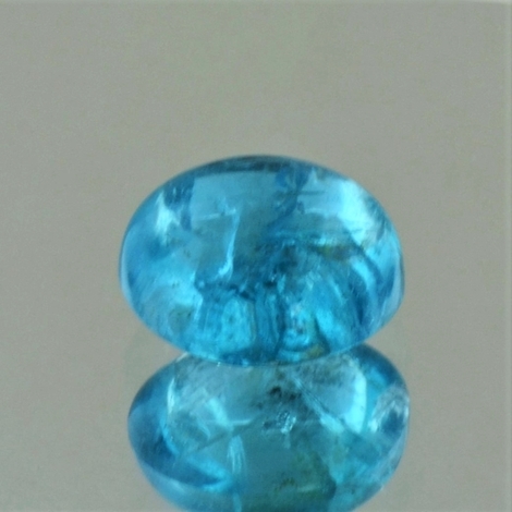 Apatit, Oval Cabochon (4,31 ct.) aus Tansania Apatit, Oval Cabochon (4,31 ct.) aus Tansania