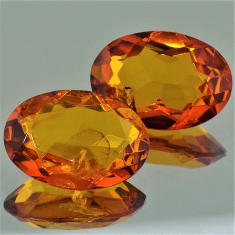 Bernstein Duo, Oval facettiert (9,21 ct.) aus Russland (Kaliningrad) Bernstein Duo, Oval facettiert (9,21 ct.) aus Russland (Kaliningrad)