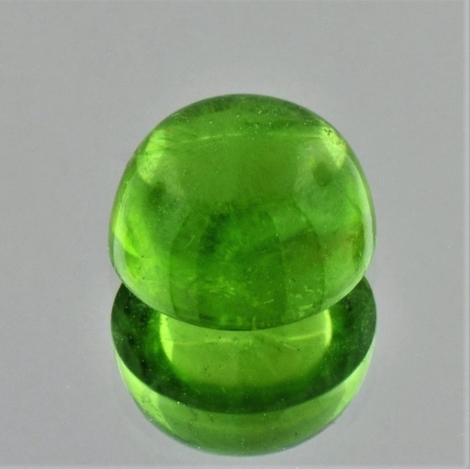 Peridot, Rund Cabochon (7,80 ct.) aus Pakistan Peridot, Rund Cabochon (7,80 ct.) aus Pakistan