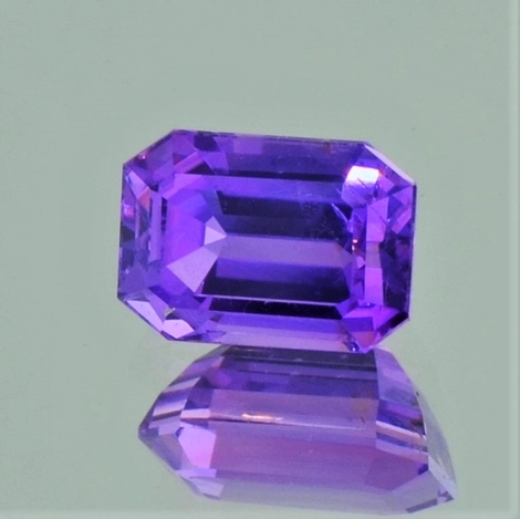 Saphir, Achteck facettiert (3,56 ct.) aus Sri Lanka Saphir, Achteck facettiert (3,56 ct.) aus Sri Lanka