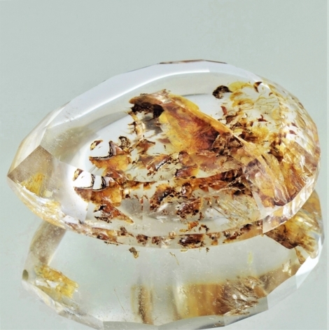 Einschlussquarz, Tropfen facettiert (250,04 ct.) aus Brasilien Einschlussquarz, Tropfen facettiert (250,04 ct.) aus Brasilien