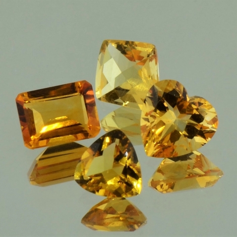 Citrin Lot, Achteck, Herz, Trillion & Freiform facettiert (5,48 ct.) aus Brasilien Citrin Lot, Achteck, Herz, Trillion & Freiform facettiert (5,48 ct.) aus Brasilien