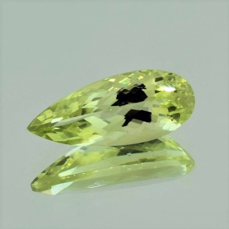 Sillimanit Tropfen helles-Gelbgrün 6,29 ct