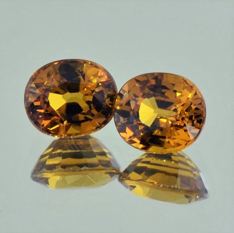 Mali-Granat Duo, Oval facettiert (4,12 ct.) aus Mali (Sandare District) Mali-Granat Duo, Oval facettiert (4,12 ct.) aus Mali (Sandare District)
