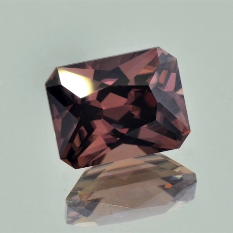 Zircon octagon brownish pink 7.34 ct