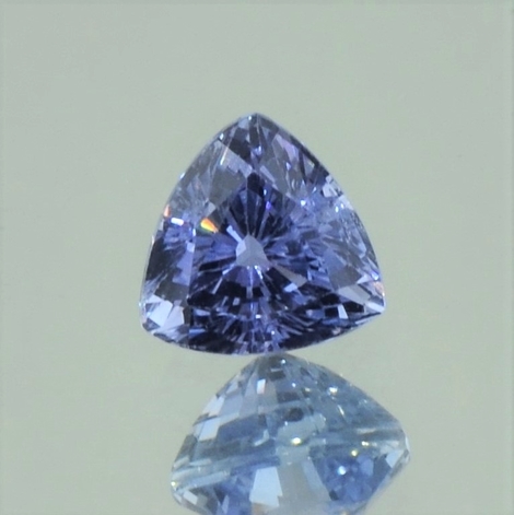 Saphir, Trillion facettiert (1,49 ct.) aus Sri Lanka Saphir, Trillion facettiert (1,49 ct.) aus Sri Lanka