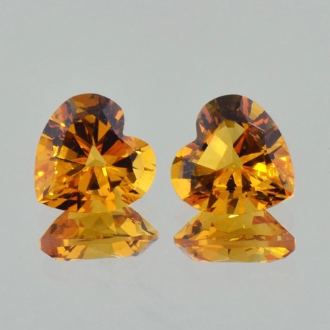 Citrin Duo, Herz facettiert (7,73 ct.) aus Brasilien Citrin Duo, Herz facettiert (7,73 ct.) aus Brasilien