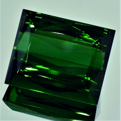 Verdelith, Rechteck facettiert (34,41 ct.) aus Brasilien Verdelith, Rechteck facettiert (34,41 ct.) aus Brasilien