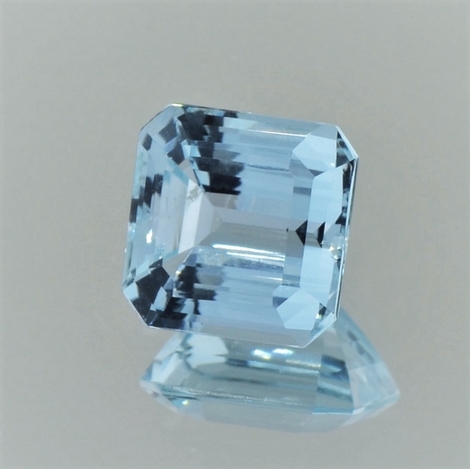 Aquamarin octagon hellblau 4,04 ct Aquamarin octagon hellblau 4,04 ct