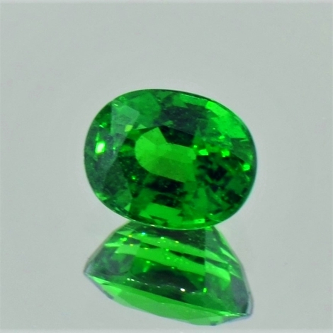 Tsavorit, Oval facettiert (2,47 ct.) aus Kenia (Taita Hills) Tsavorit, Oval facettiert (2,47 ct.) aus Kenia (Taita Hills)