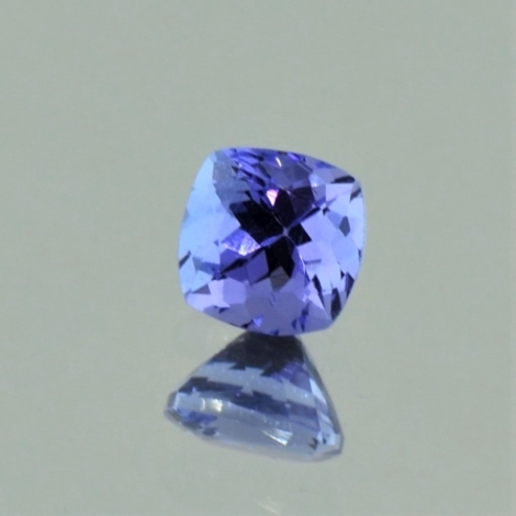 Tansanit, Antik facettiert (0,90 ct.) aus Tansania (Merelani Hills) Tansanit, Antik facettiert (0,90 ct.) aus Tansania (Merelani Hills)