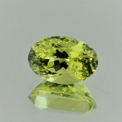 Sillimanit oval grünlich gelb 7,98 ct Sillimanit oval grünlich gelb 7,98 ct