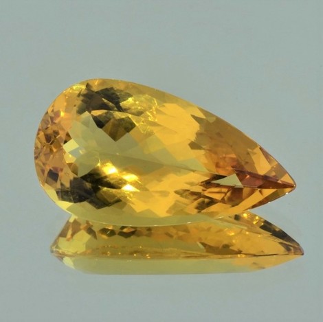 Goldberyll, Tropfen facettiert (27,41 ct.) aus Brasilien (Minas Gerais)