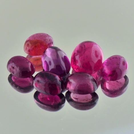 Rubellit Lot Cabochon oval 8,88 ct Rubellit Lot Cabochon oval 8,88 ct