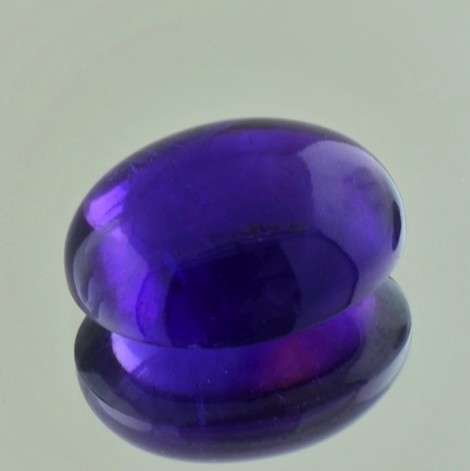 Amethyst, Oval Cabochon (32,61 ct.) aus Brasilien Amethyst, Oval Cabochon (32,61 ct.) aus Brasilien