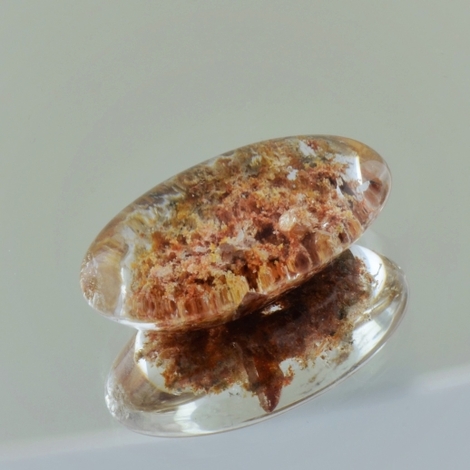 Einschluss-Quarz, Oval Cabochon (modifiziert) (29,58 ct.) aus Brasilien Einschluss-Quarz, Oval Cabochon (modifiziert) (29,58 ct.) aus Brasilien