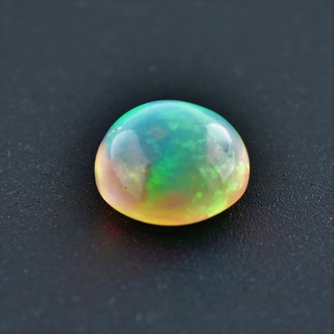 Edelopal Cabochon rund 4,81 ct Edelopal Cabochon rund 4,81 ct