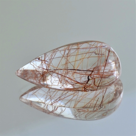 Rutilquarz, Tropfen Cabochon (37,98 ct.) aus Brasilien Rutilquarz, Tropfen Cabochon (37,98 ct.) aus Brasilien