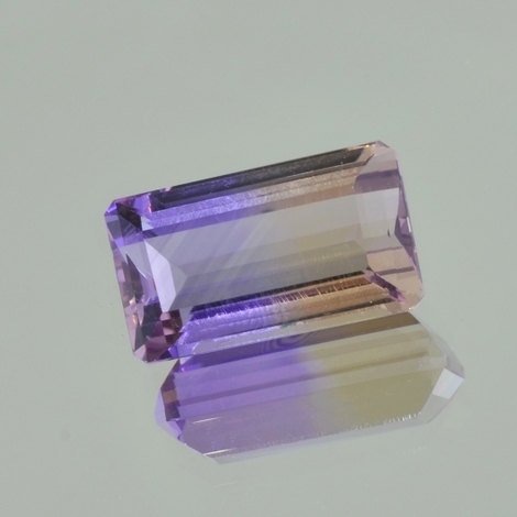 Ametrin, Achteck facettiert (11,50 ct.) aus Bolivien (Anahi Mine) Ametrin, Achteck facettiert (11,50 ct.) aus Bolivien (Anahi Mine)