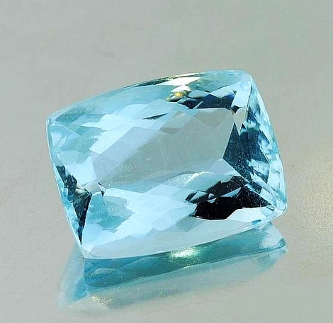 Aquamarin antik hellblau 14,36 ct Aquamarin antik hellblau 14,36 ct