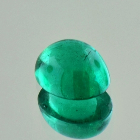 Smaragd, Oval Cabochon (4,86 ct.) aus Kolumbien Smaragd, Oval Cabochon (4,86 ct.) aus Kolumbien