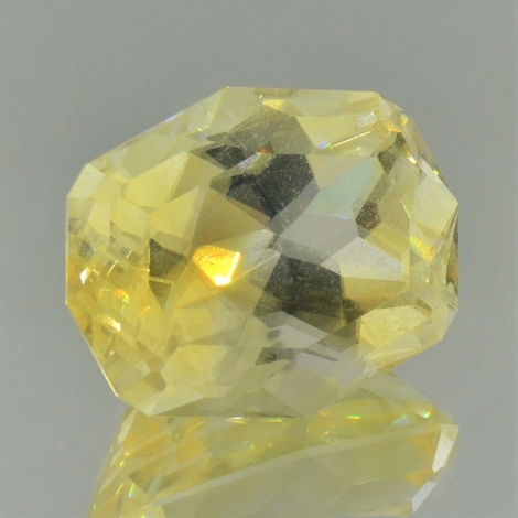 Calcit Designschliff hellgelb 72,41 ct Calcit Designschliff hellgelb 72,41 ct