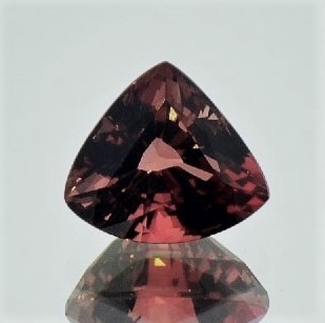 Turmalin, Trillion facettiert (4,13 ct.) aus Nigeria Turmalin, Trillion facettiert (4,13 ct.) aus Nigeria