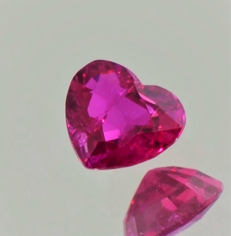 Burma Ruby heart red 1.15 ct Burma Ruby heart red 1.15 ct
