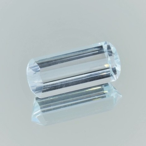 Aquamarine barrel very light blue 10.55 ct