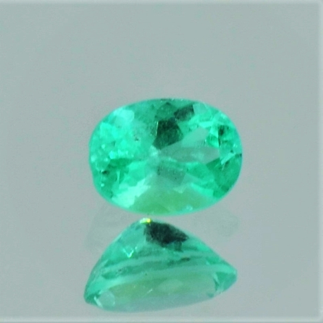 Smaragd, Oval facettiert (0,93 ct.) aus Kolumbien Smaragd, Oval facettiert (0,93 ct.) aus Kolumbien