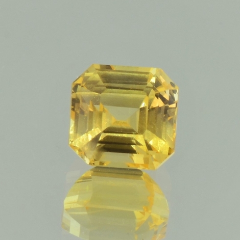 Ungebrannter Saphir octagon gelb 3,53 ct