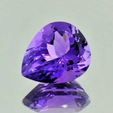 Amethyst, Tropfen facettiert (15,26 ct.) aus Brasilien Amethyst, Tropfen facettiert (15,26 ct.) aus Brasilien