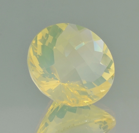 Fire Opal Rund-Schachbrett light yellow 36.58 ct
