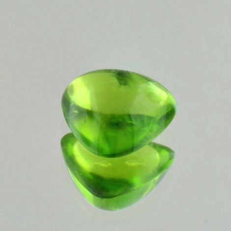 Peridot Cabochon trillion grün 7,94 ct