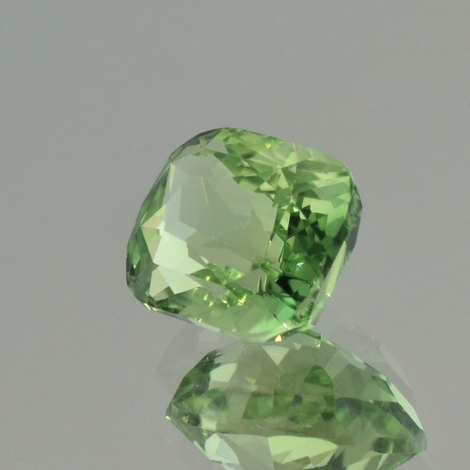 Grossular Granat, Antik facettiert (5,12 ct.) aus Tansania (Merelani Hills) Grossular Granat, Antik facettiert (5,12 ct.) aus Tansania (Merelani Hills)